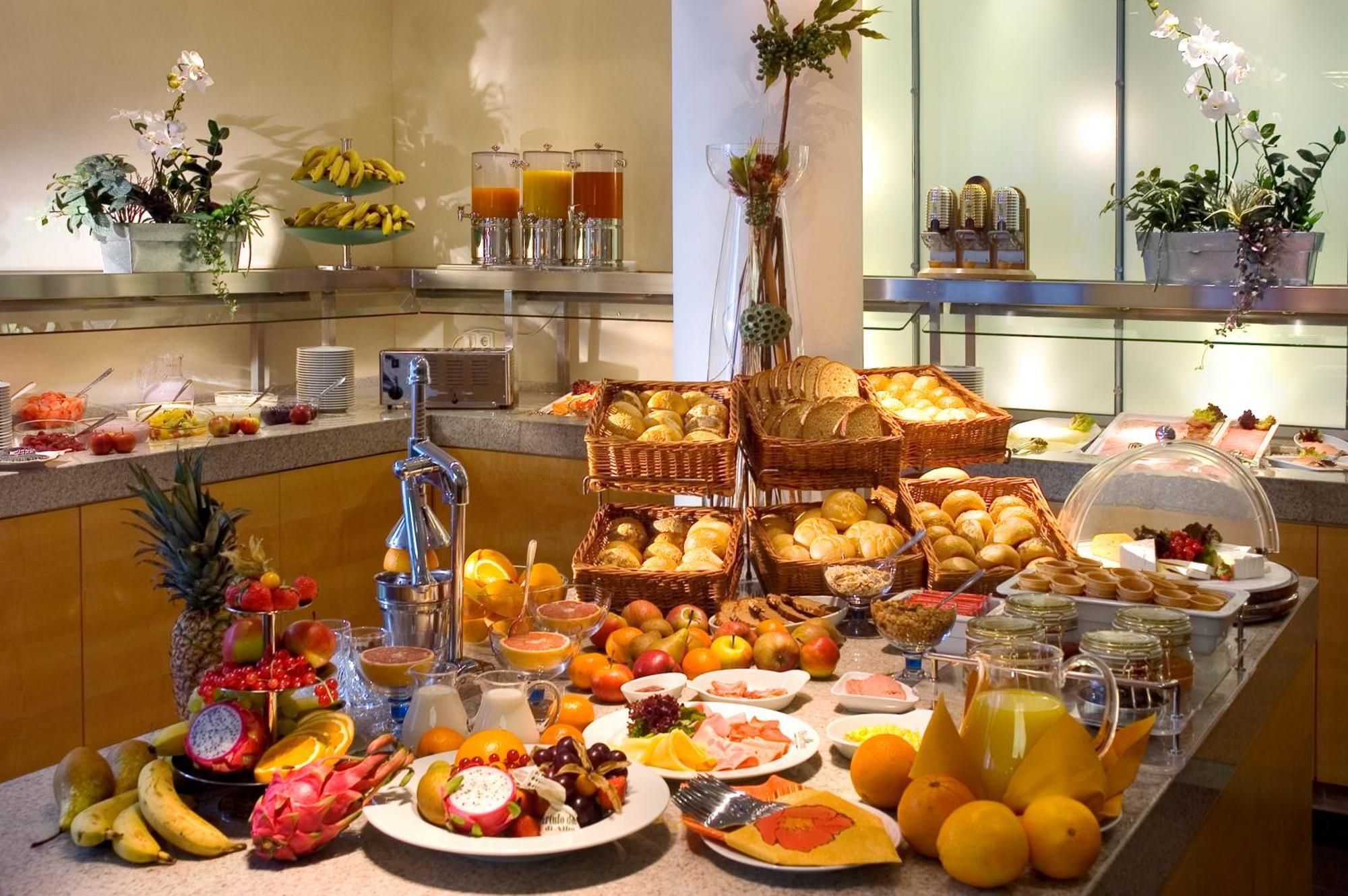 Sunday Hotel Duesseldorf City Nord — Zdjęcia 1